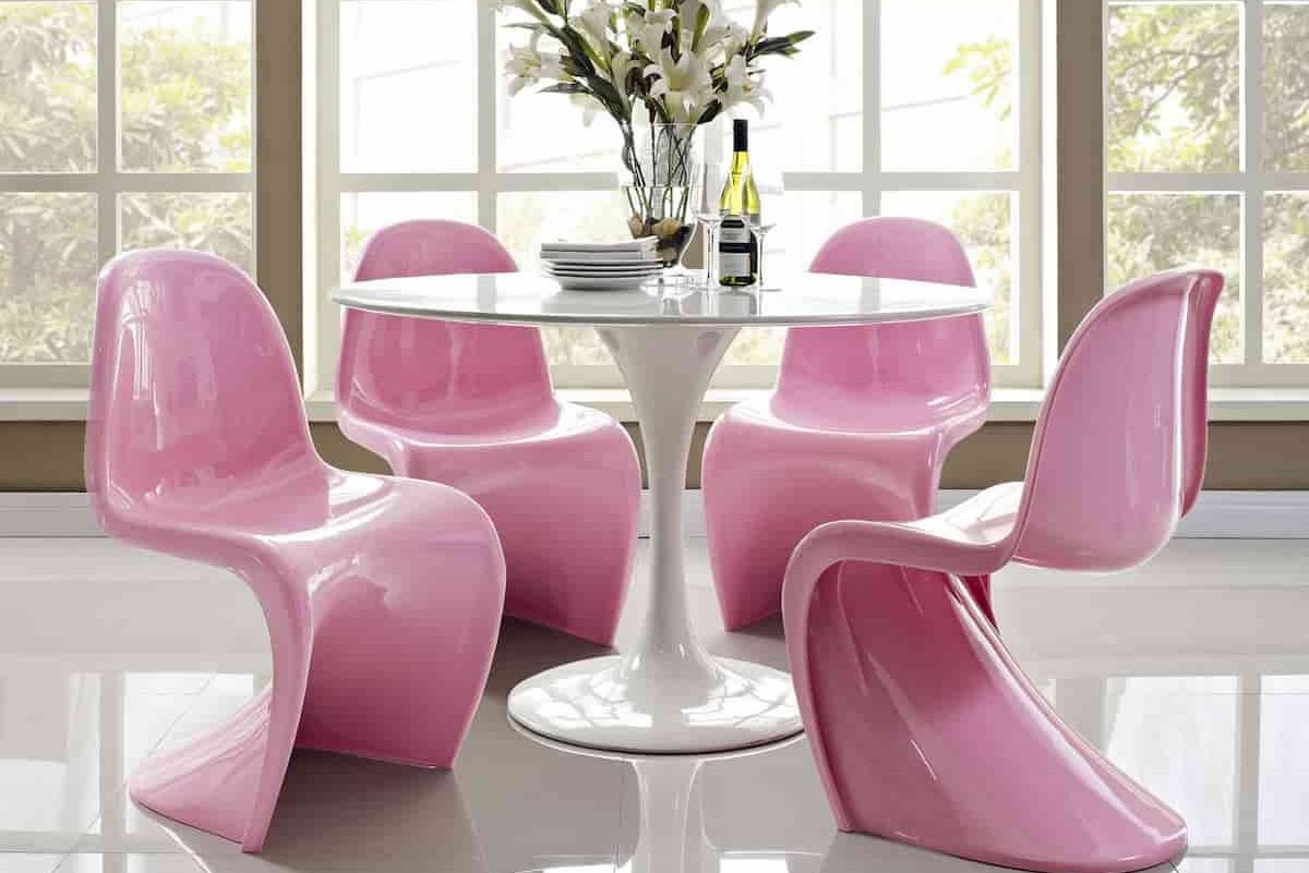  Match panton dining chairs white easily with everything 