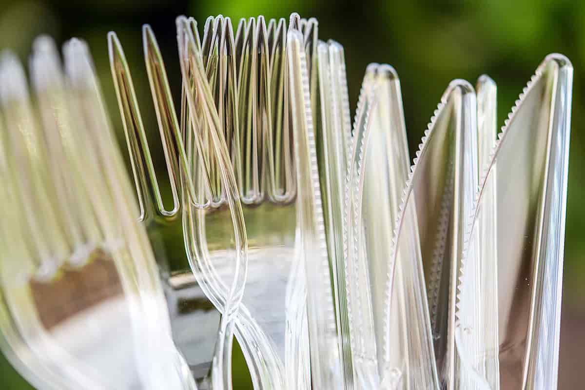  Buy the best types of plastic knives at a cheap price 