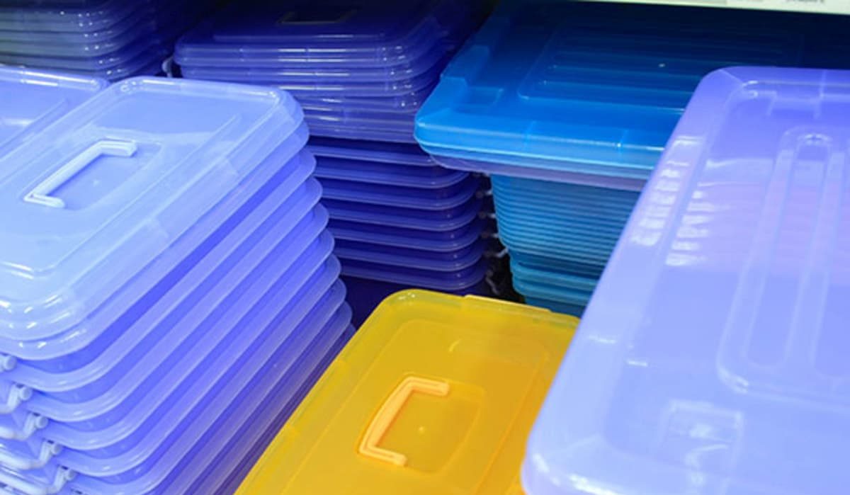  Buy the best types of plastic containers at a cheap price 