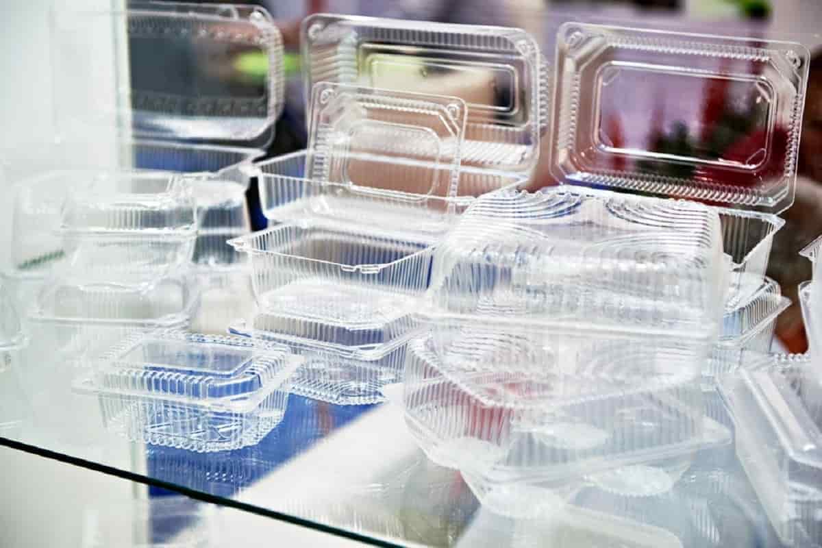  disposable plastic ware 750 ml with lids 